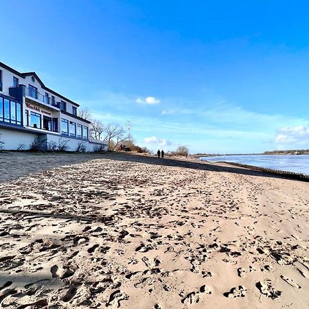 Gaestehaus Weserblick Am Weser-Sandstrand Berne Exterior foto