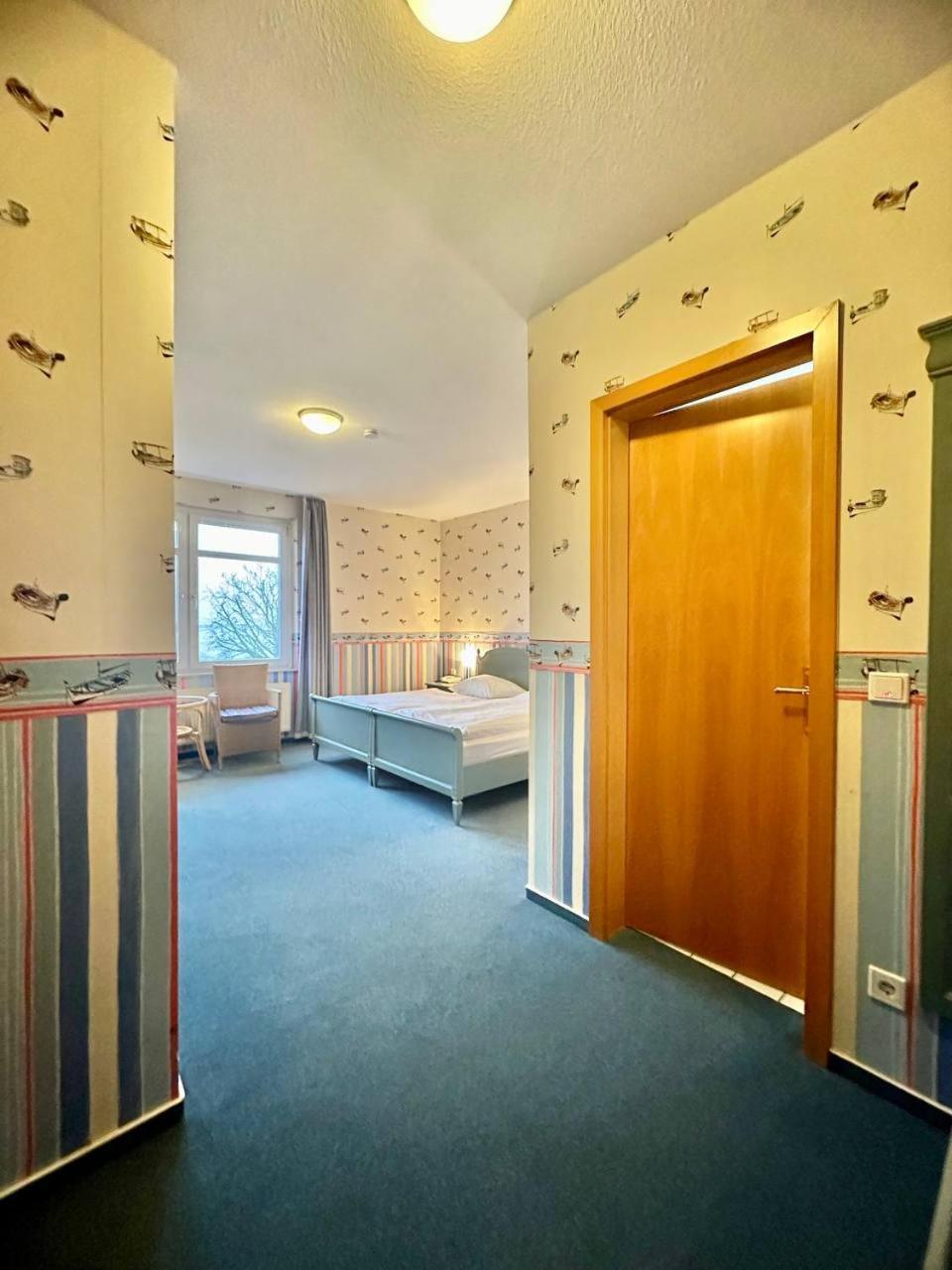 Gaestehaus Weserblick Am Weser-Sandstrand Berne Exterior foto