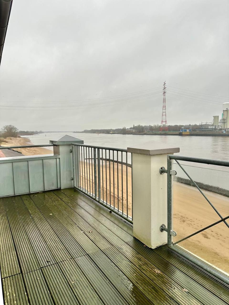 Gaestehaus Weserblick Am Weser-Sandstrand Berne Exterior foto