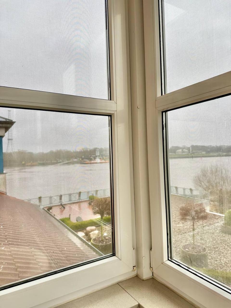 Gaestehaus Weserblick Am Weser-Sandstrand Berne Exterior foto