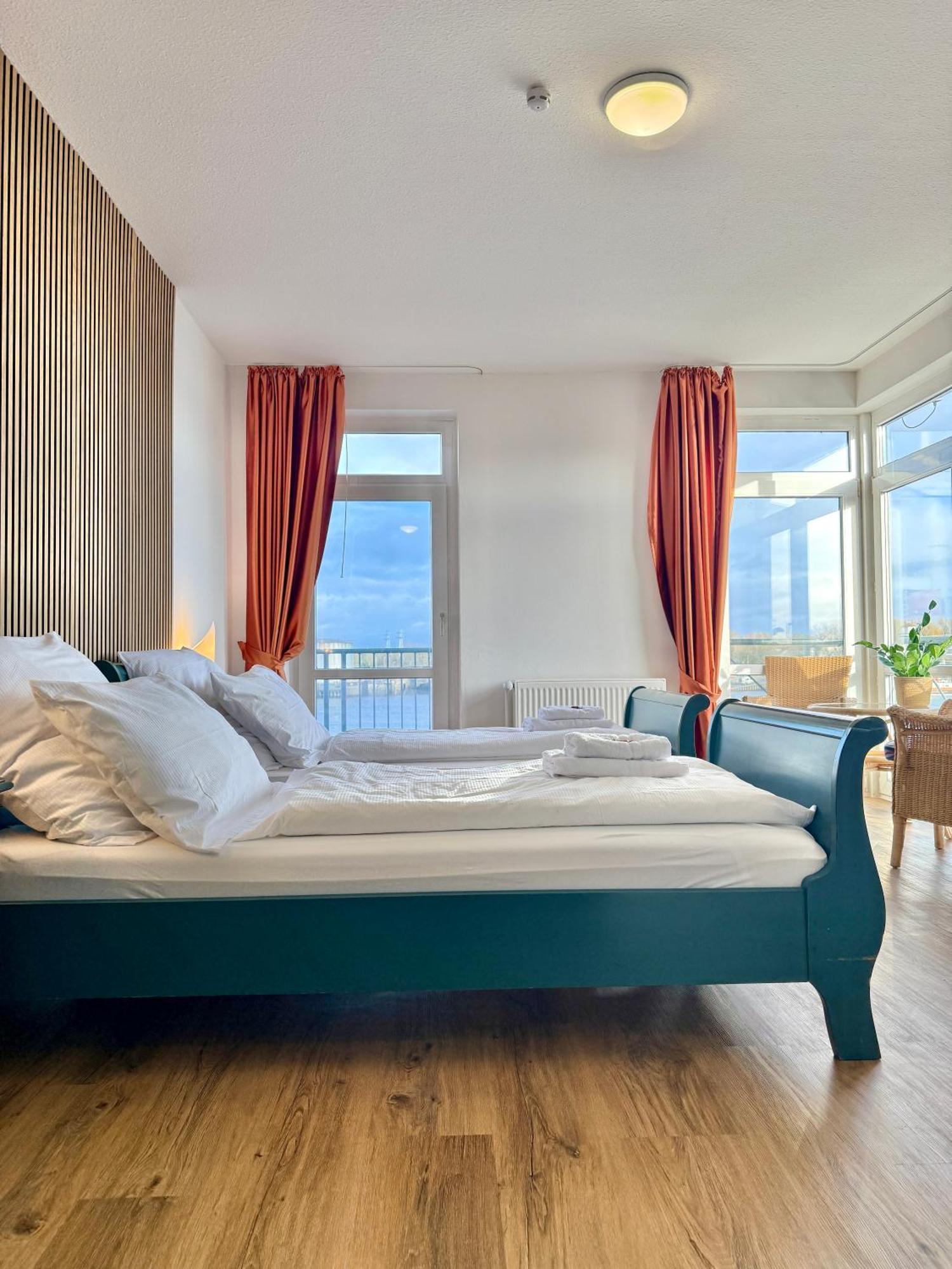 Gaestehaus Weserblick Am Weser-Sandstrand Berne Exterior foto