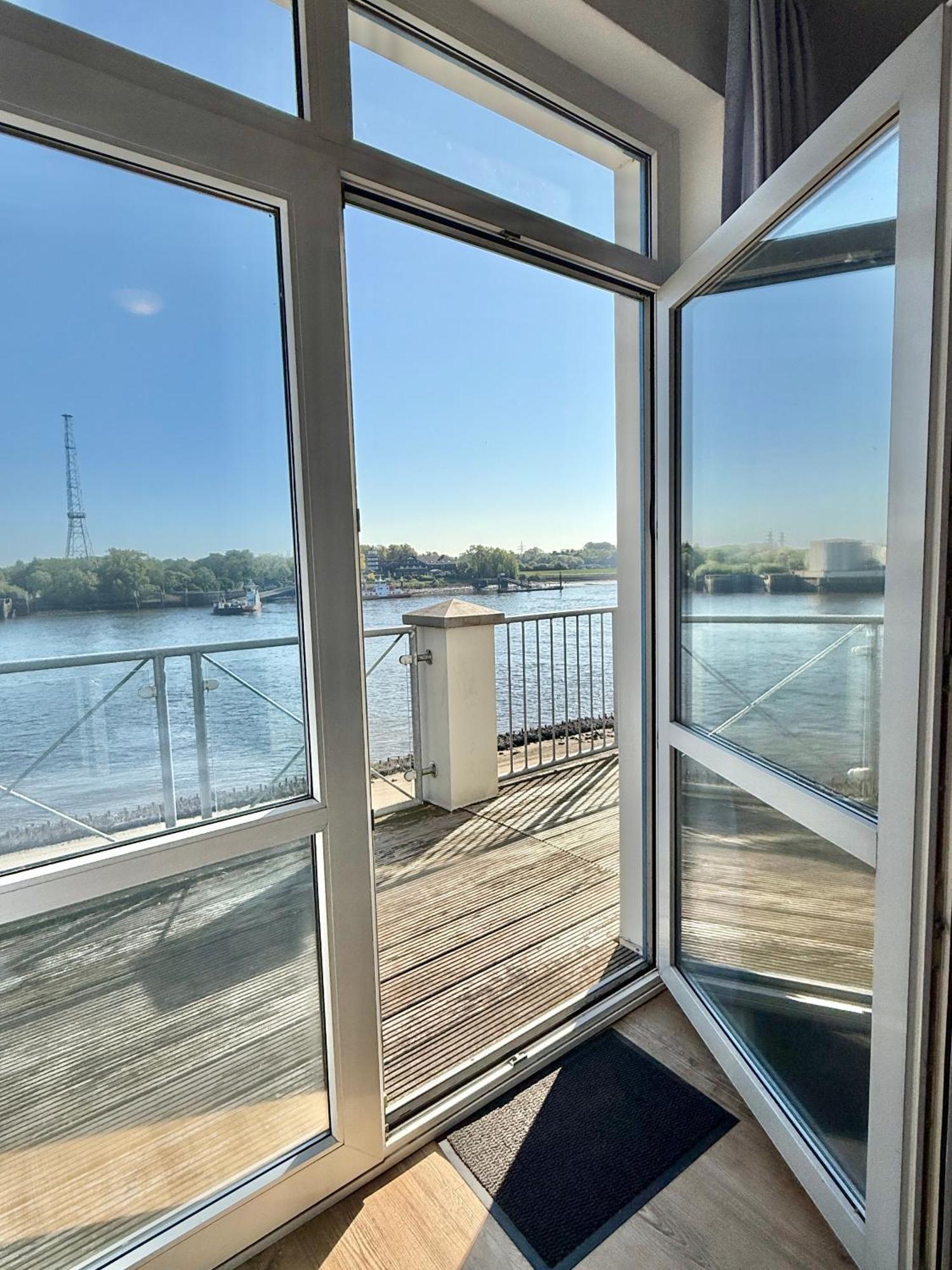 Gaestehaus Weserblick Am Weser-Sandstrand Berne Exterior foto