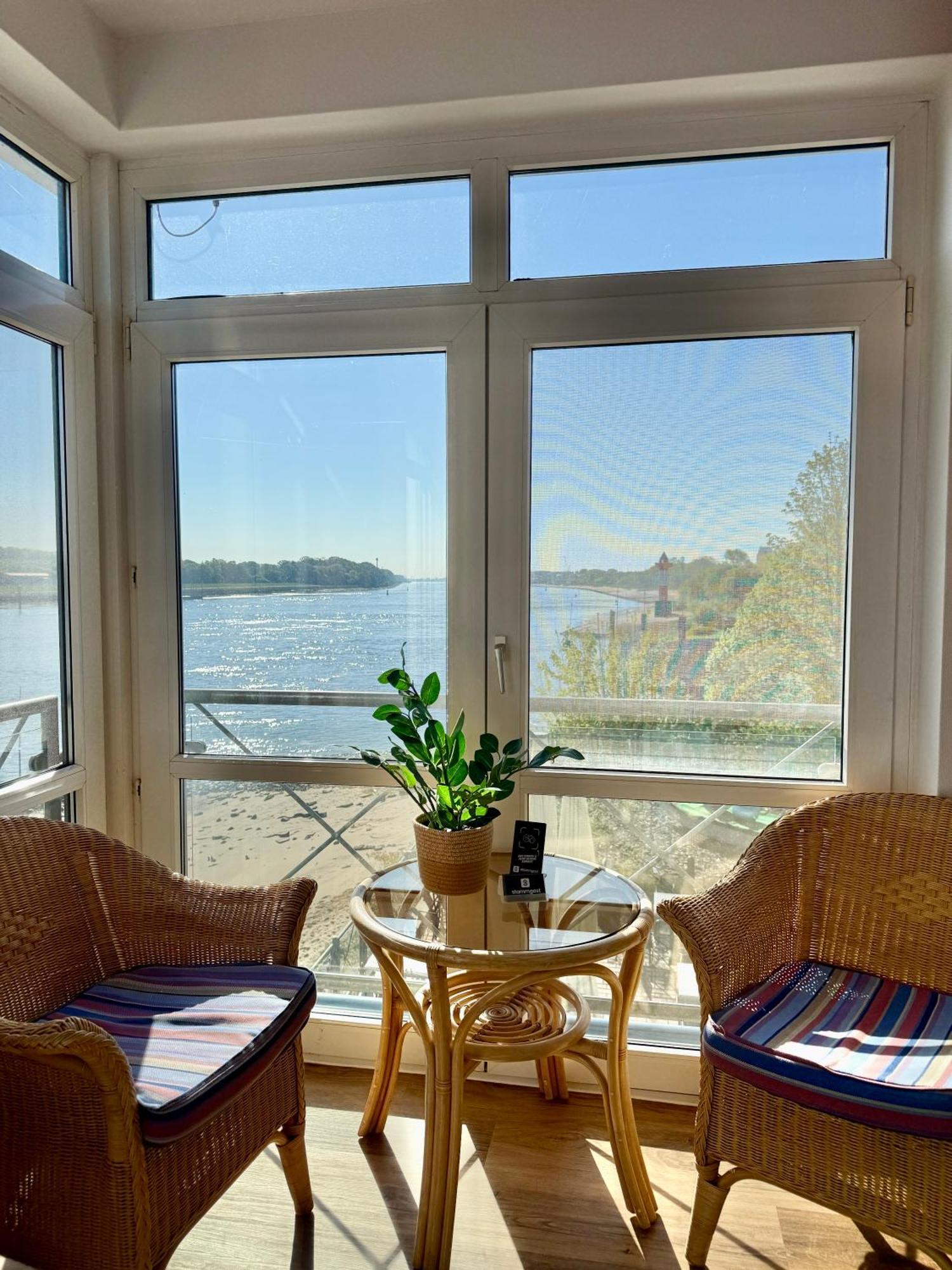 Gaestehaus Weserblick Am Weser-Sandstrand Berne Exterior foto