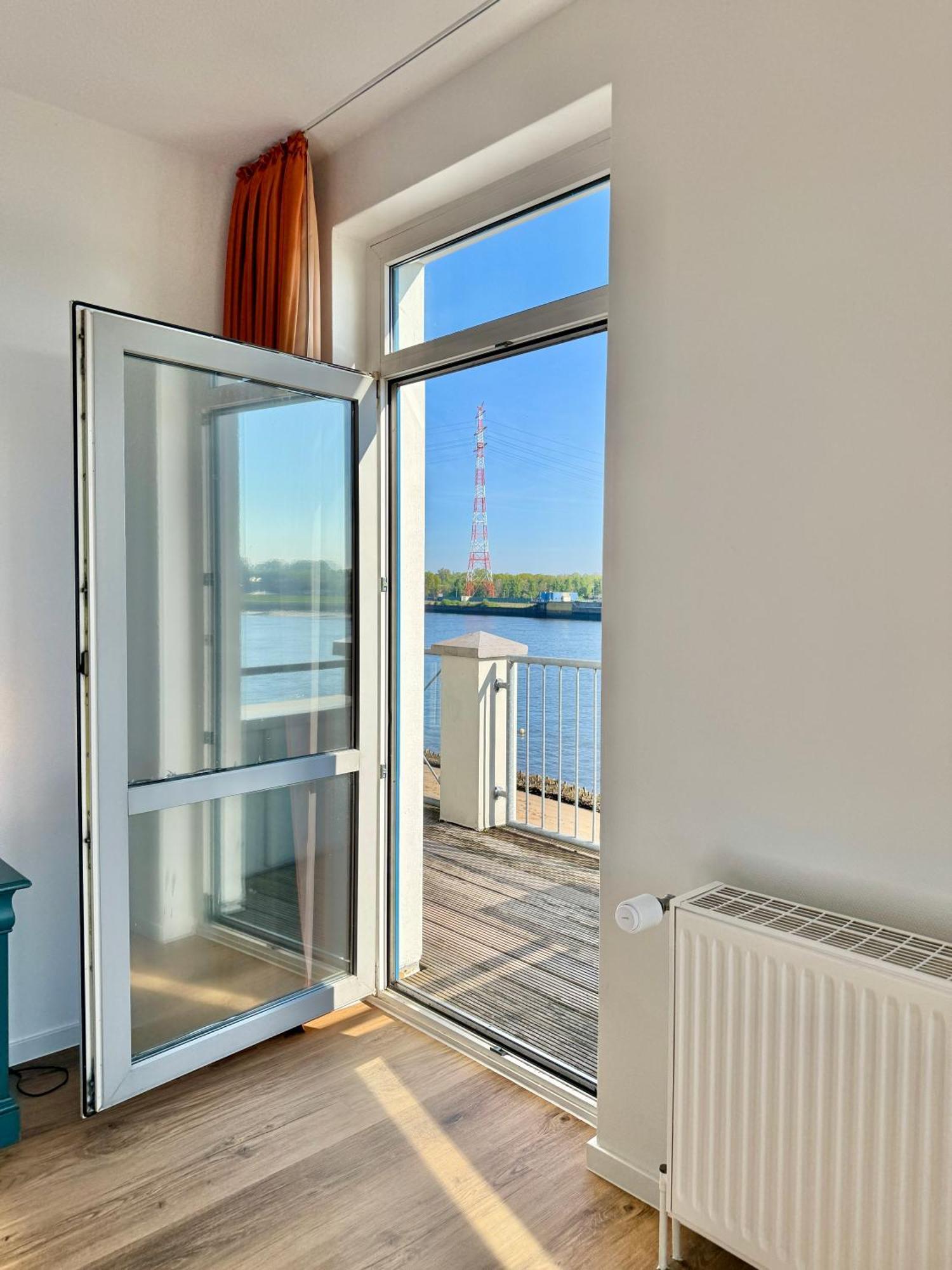 Gaestehaus Weserblick Am Weser-Sandstrand Berne Exterior foto